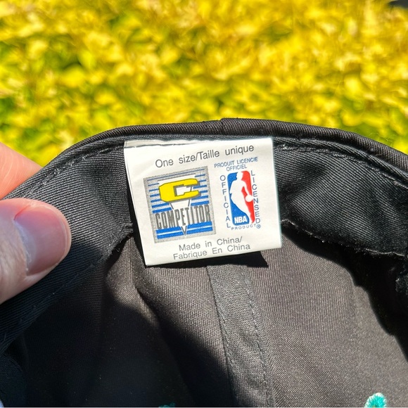 💥SOLD💥 Vintage 1994 Vancouver Grizzlies snapback hat baseball cap NBA Competitor - Picture 14 of 16